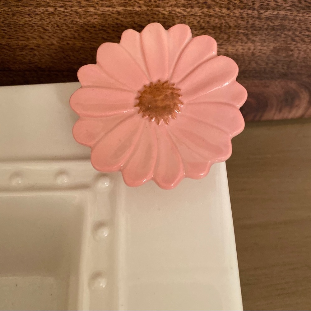 Nora Fleming “ Flower Power“ mini